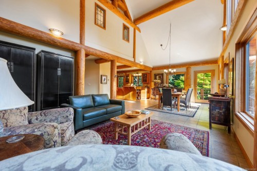 900 Spider Lake Rd, Qualicum Beach, BC 