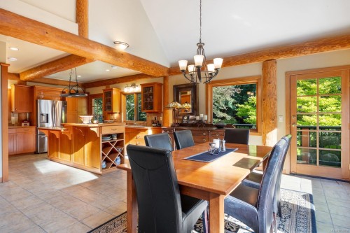 900 Spider Lake Rd, Qualicum Beach, BC 