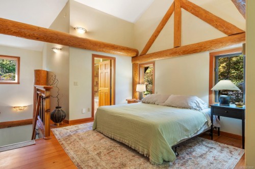 900 Spider Lake Rd, Qualicum Beach, BC 