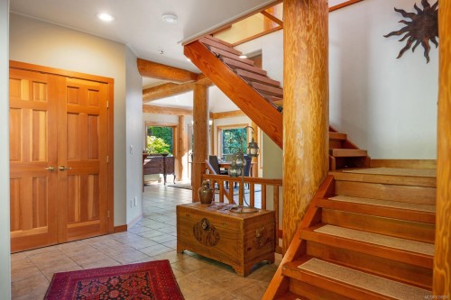 900 Spider Lake Rd, Qualicum Beach, BC 