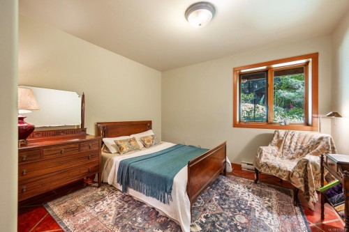 900 Spider Lake Rd, Qualicum Beach, BC 