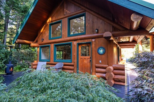 900 Spider Lake Rd, Qualicum Beach, BC 
