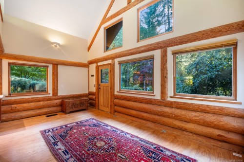 900 Spider Lake Rd, Qualicum Beach, BC 