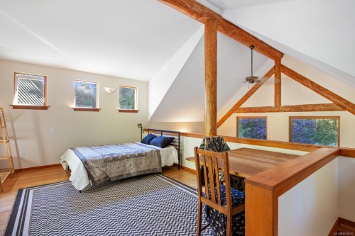 900 Spider Lake Rd, Qualicum Beach, BC 
