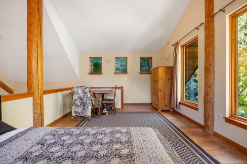 900 Spider Lake Rd, Qualicum Beach, BC 