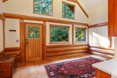 900 Spider Lake Rd, Qualicum Beach, BC 