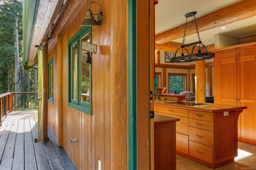 900 Spider Lake Rd, Qualicum Beach, BC 
