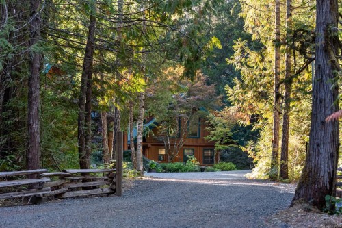 900 Spider Lake Rd, Qualicum Beach, BC 