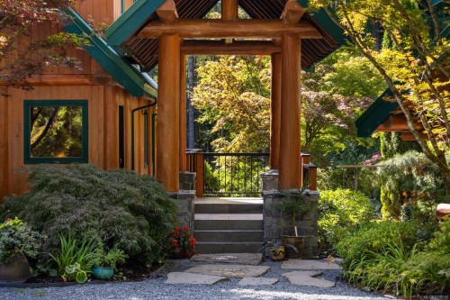 900 Spider Lake Rd, Qualicum Beach, BC 