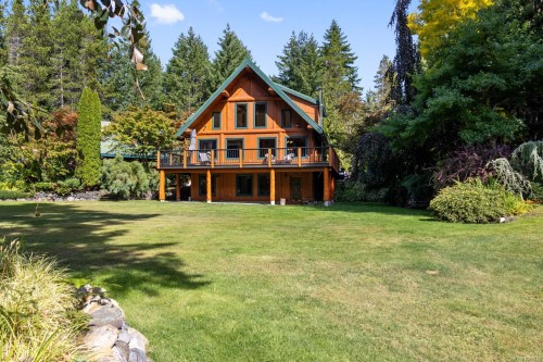 900 Spider Lake Rd, Qualicum Beach, BC 
