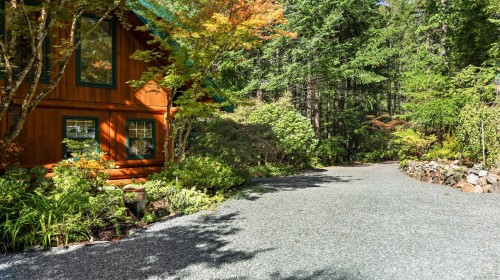 900 Spider Lake Rd, Qualicum Beach, BC 