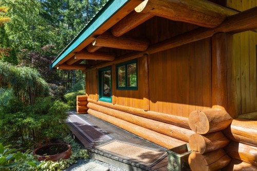 900 Spider Lake Rd, Qualicum Beach, BC 