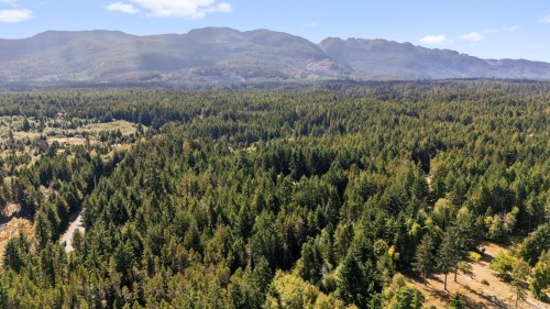 900 Spider Lake Rd, Qualicum Beach, BC 