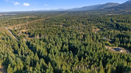 900 Spider Lake Rd, Qualicum Beach, BC 