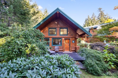 900 Spider Lake Rd, Qualicum Beach, BC 