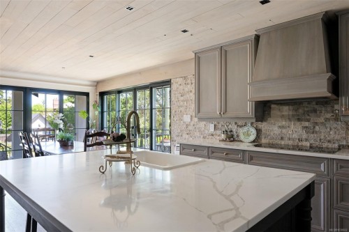 867 Victoria Ave, Oak Bay, BC 