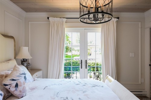 867 Victoria Ave, Oak Bay, BC 