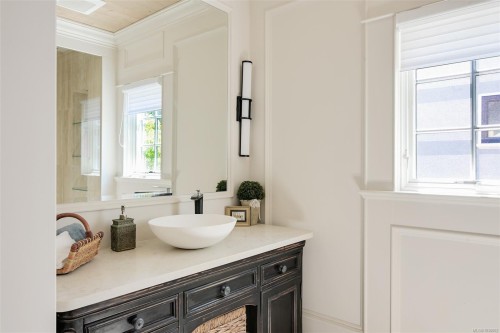 867 Victoria Ave, Oak Bay, BC 