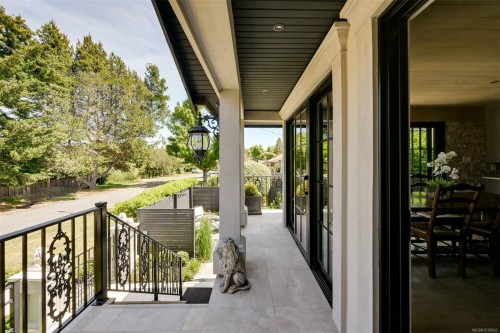 867 Victoria Ave, Oak Bay, BC 