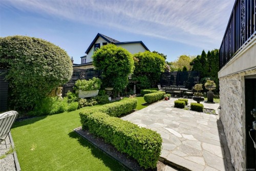 867 Victoria Ave, Oak Bay, BC 