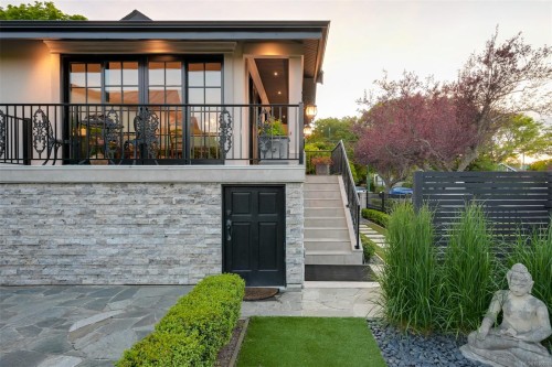 867 Victoria Ave, Oak Bay, BC 