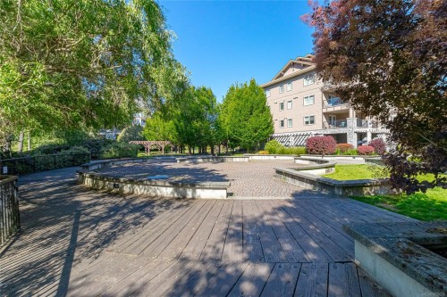 #215-1325 Bear Mountain Pkwy, Langford, BC 