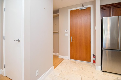 #215-1325 Bear Mountain Pkwy, Langford, BC 