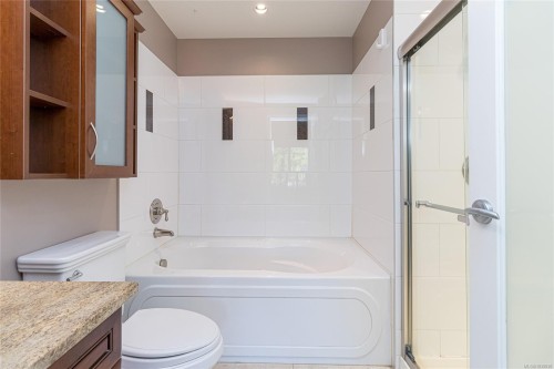 #215-1325 Bear Mountain Pkwy, Langford, BC 