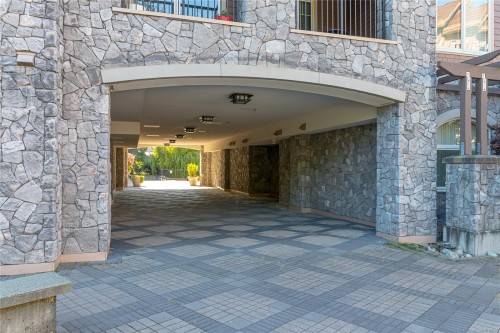 #215-1325 Bear Mountain Pkwy, Langford, BC 