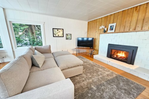 3677 Gardner Rd, Saltair, BC 
