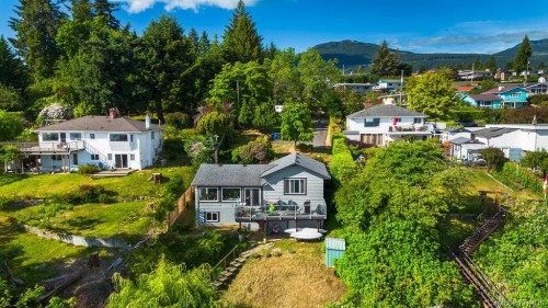 3677 Gardner Rd, Saltair, BC 