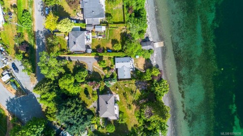 3677 Gardner Rd, Saltair, BC 
