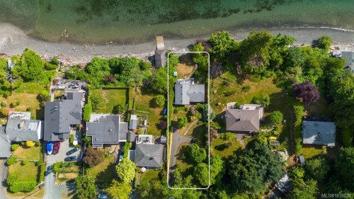3677 Gardner Rd, Saltair, BC 