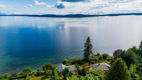 3677 Gardner Rd, Saltair, BC 