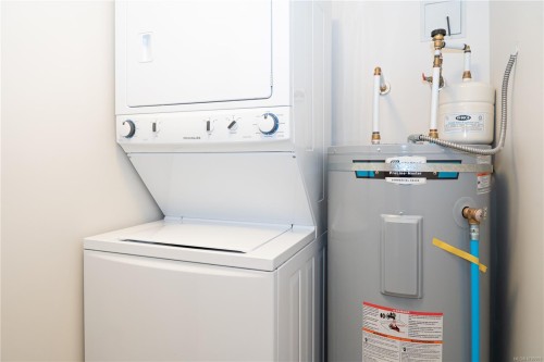 #203-4960 Songbird Pl, Nanaimo, BC 