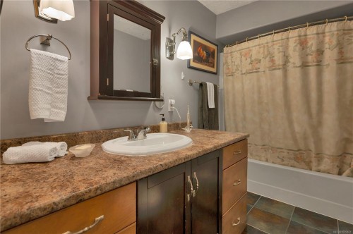 558 Alder St, Campbell River, BC 