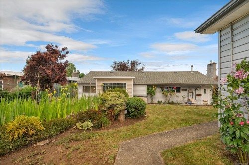 558 Alder St, Campbell River, BC 