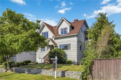 4139 Carey Rd Saanich, BC V8Z 4G6