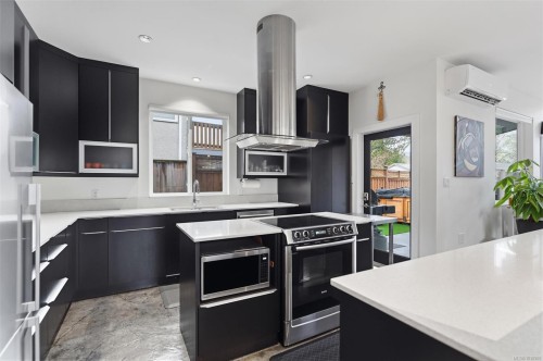 838 Old Esquimalt Rd, Esquimalt, BC 
