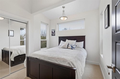 838 Old Esquimalt Rd, Esquimalt, BC 