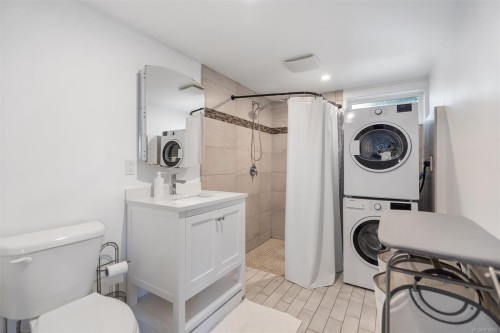 838 Old Esquimalt Rd, Esquimalt, BC 
