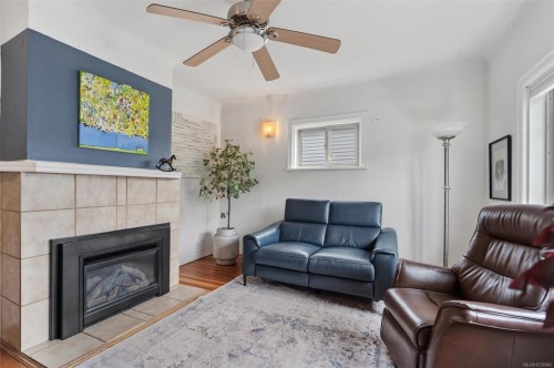 838 Old Esquimalt Rd, Esquimalt, BC 
