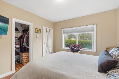 838 Old Esquimalt Rd, Esquimalt, BC 