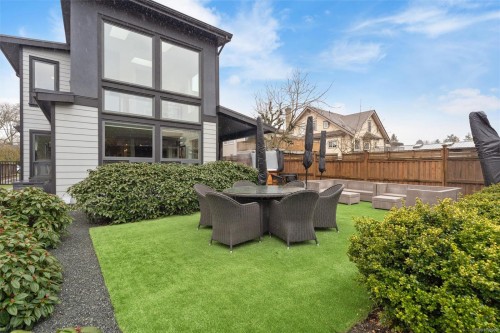 838 Old Esquimalt Rd, Esquimalt, BC 