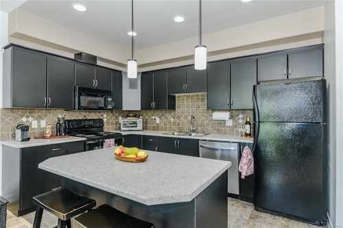#205-3915 Carey Rd, Saanich, BC 