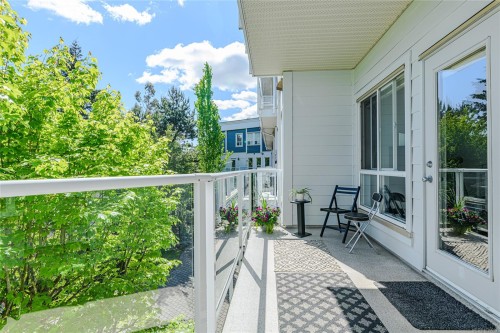 #205-3915 Carey Rd, Saanich, BC 