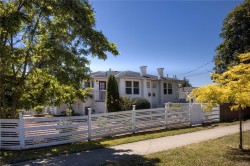 1843 Feltham Rd Saanich, BC V8N 2A4