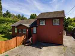 811 Nicholls Rd Campbell River, BC V9W 3P7
