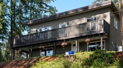 1084 Tatlow Rd North Saanich, BC V8L 5P3