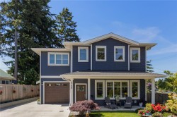 6758 Marisa Crt Central Saanich, BC V8Z 5T5